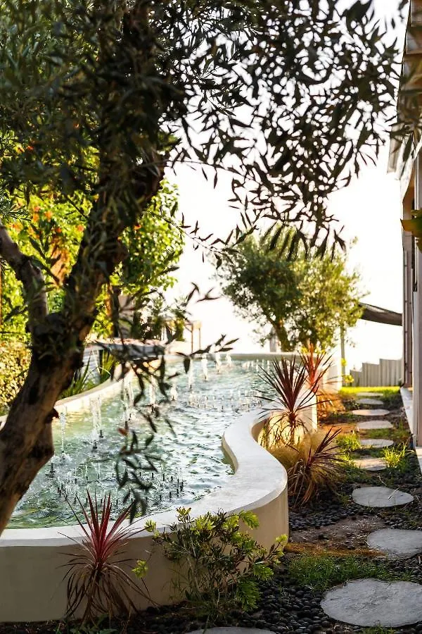 Cocooning Suites By Blue Carpet Pefkochori 2*,